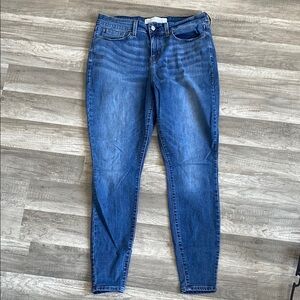 💛 Classic Blue Women's Jeans